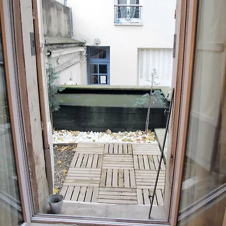 Studio Montmartre Fontaine *